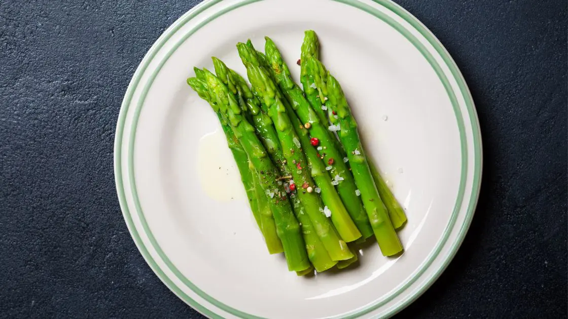 cooked asparagus